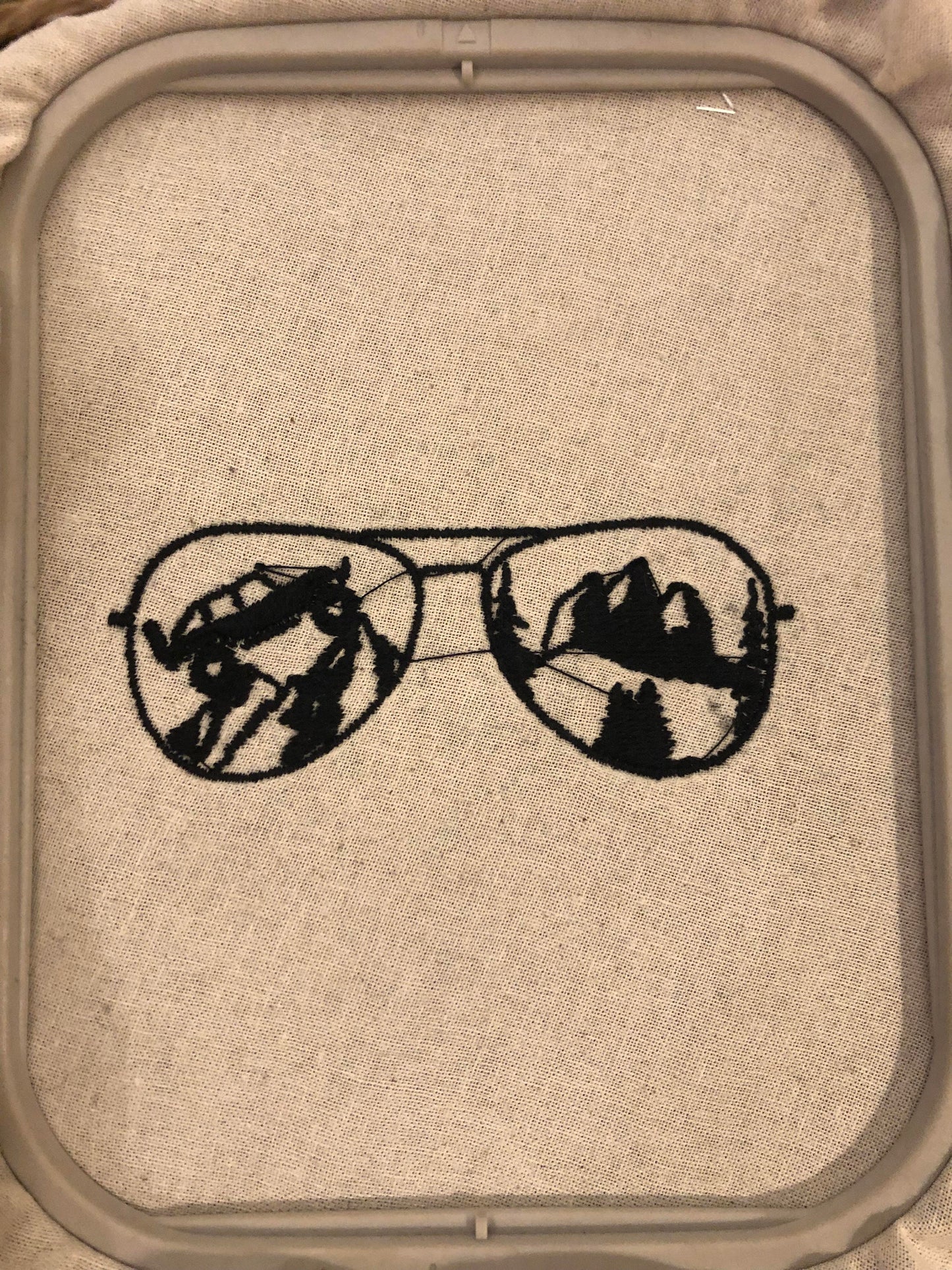 Machine Embroidery files, Sunglass off road vehicle embroidery files, Gift Idea, PES, xxx, hus & more