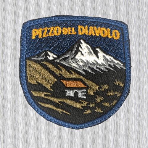 Toppa Ricamata “Pizzo Del Diavolo” – Toppa Prealpi Bergamasche, Emblema Montagna, Applicazione Termoadesiva per Zaini e Giacche