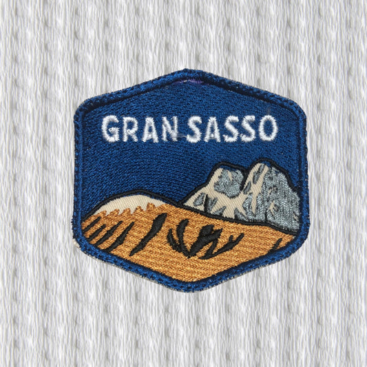 Toppa Gran Sasso, 7.2 cm larghezza x 6.9 cm altezza, personalizzabile con data