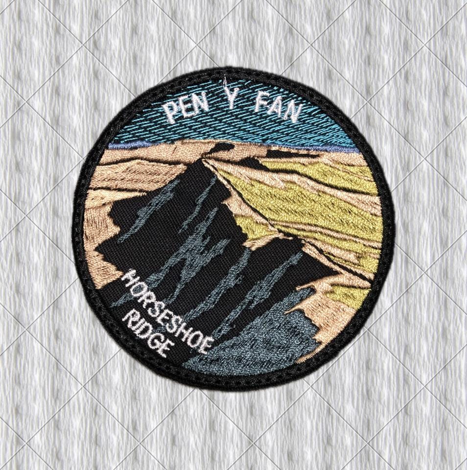 Pen y Fan Embroidered Patch, Horseshoe Ridge Hiking Badge, Wales Mountain Souvenir, 80mm Round Patch, Hiking Gift