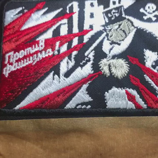 Anti-Fascist Embroidered Patch – Soviet 1929 Poster Art – 80 mm